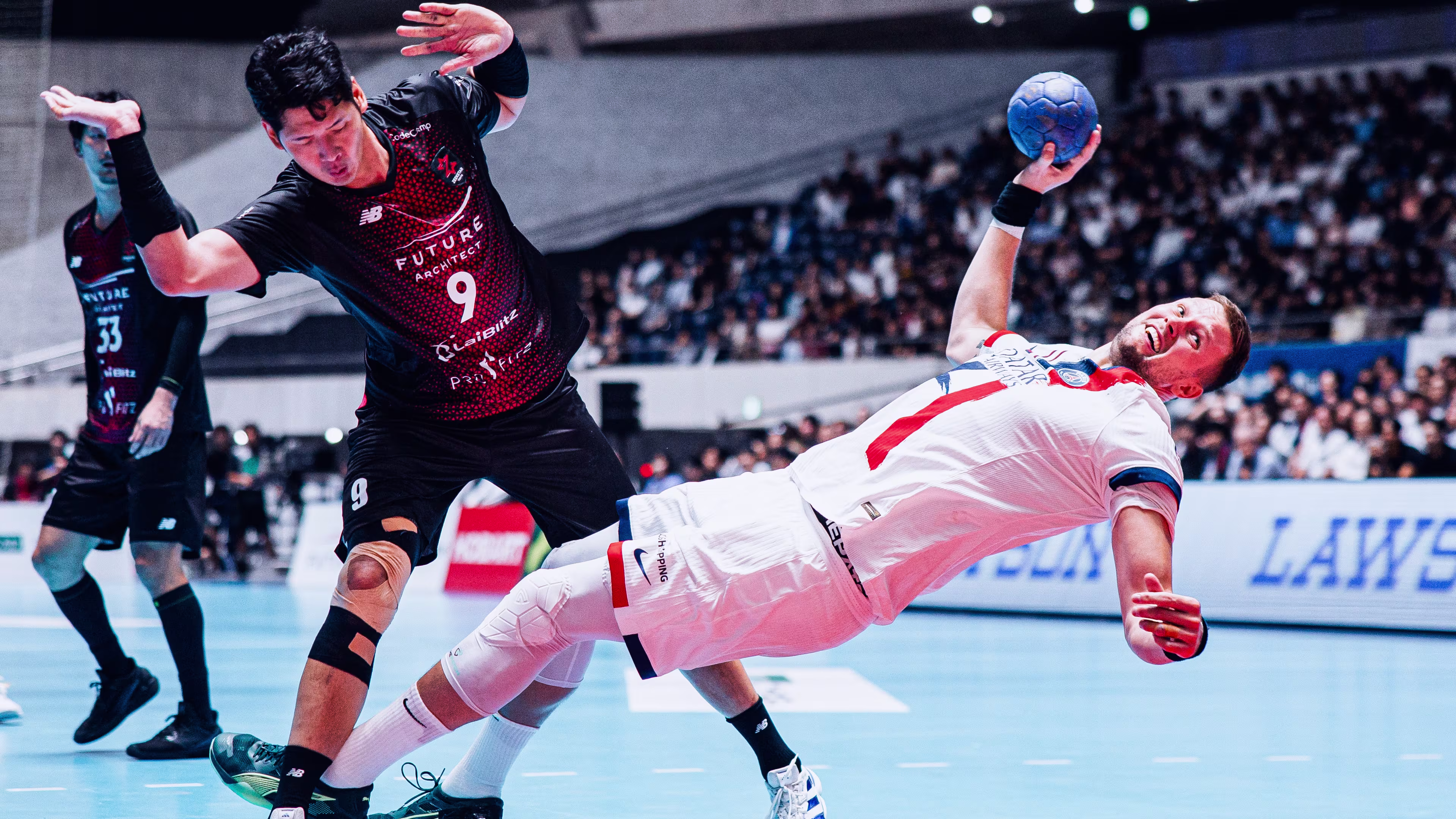 Kamil Syprzak in action against Zeekstar Tokyo