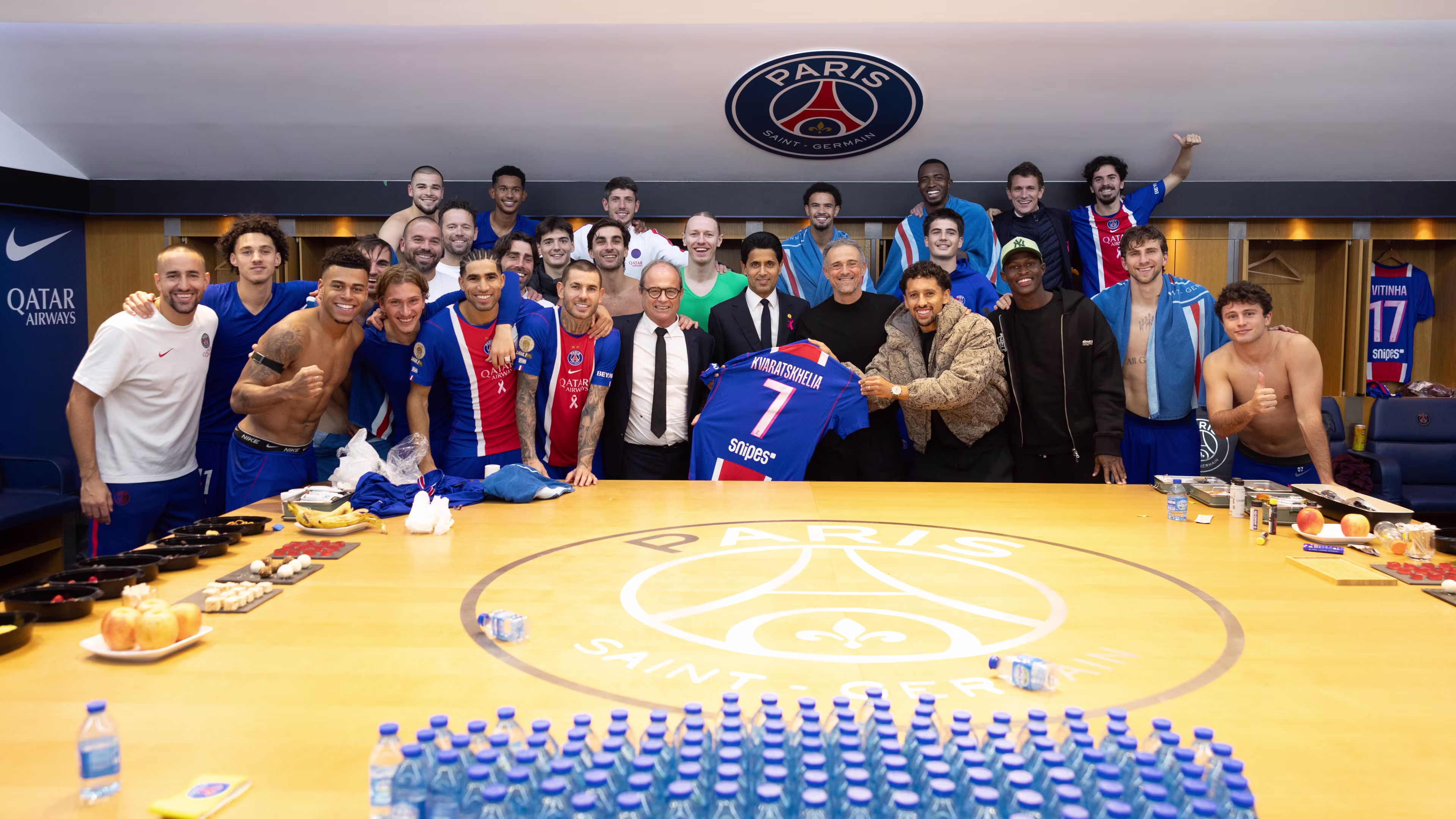 The Parisians show their support for injured teammate Khvicha Kvaratskhelia in the changing room following their excellent 2-0 victory over Olympique Lyonnais in Ligue 1 on Monday.