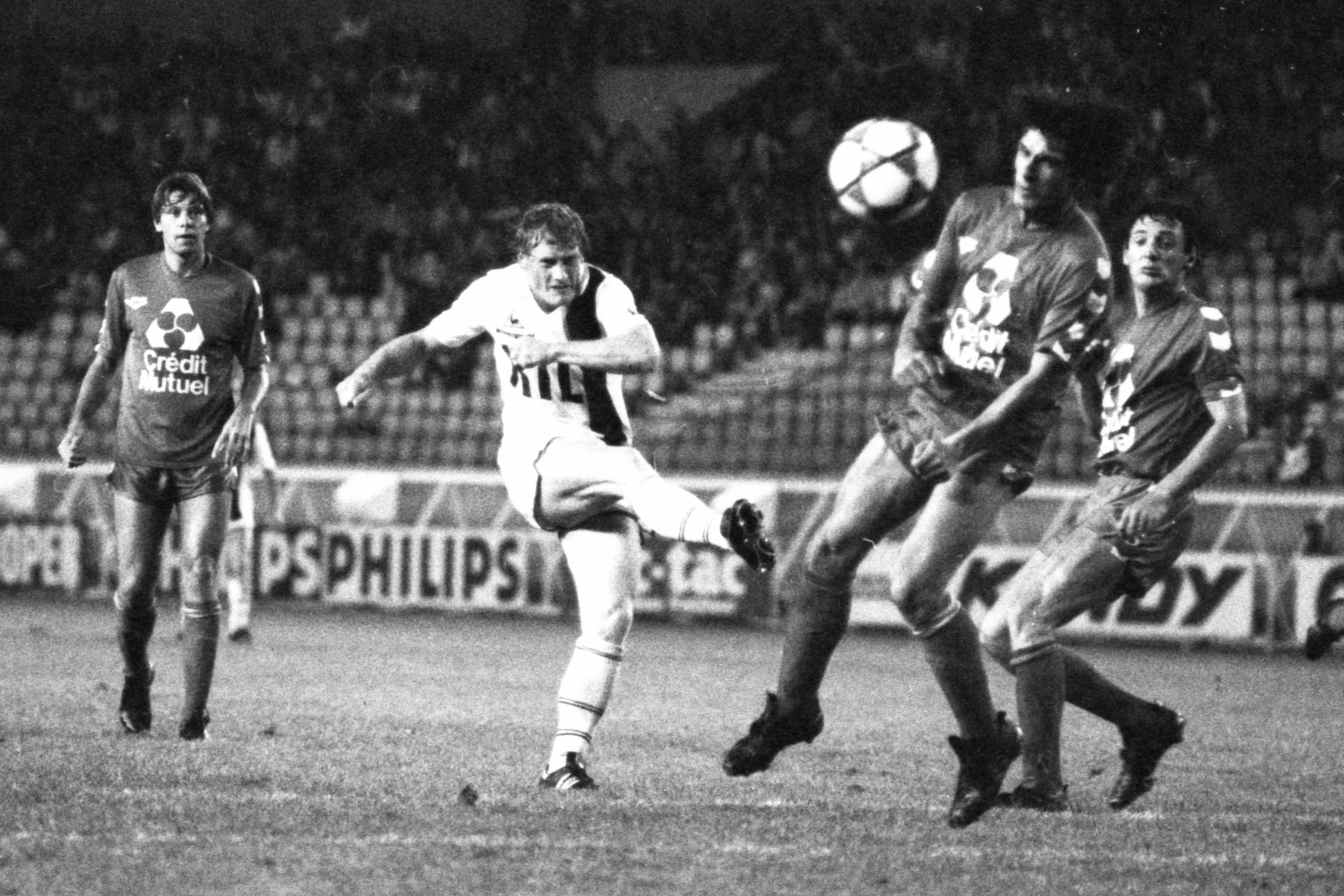 Kees Kist, en blanc.